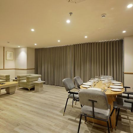 Sunday Hotel ヴァドーダラー エクステリア 写真