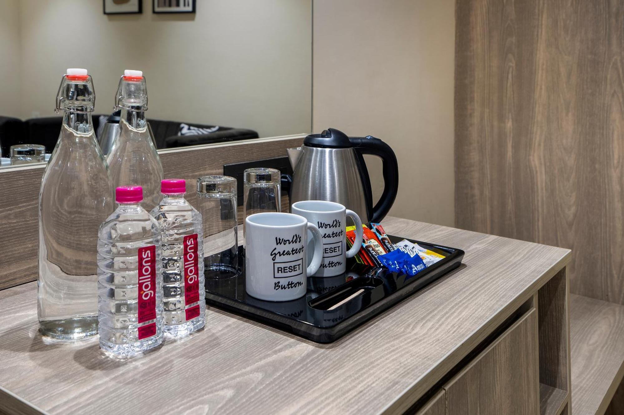Sunday Hotel ヴァドーダラー エクステリア 写真