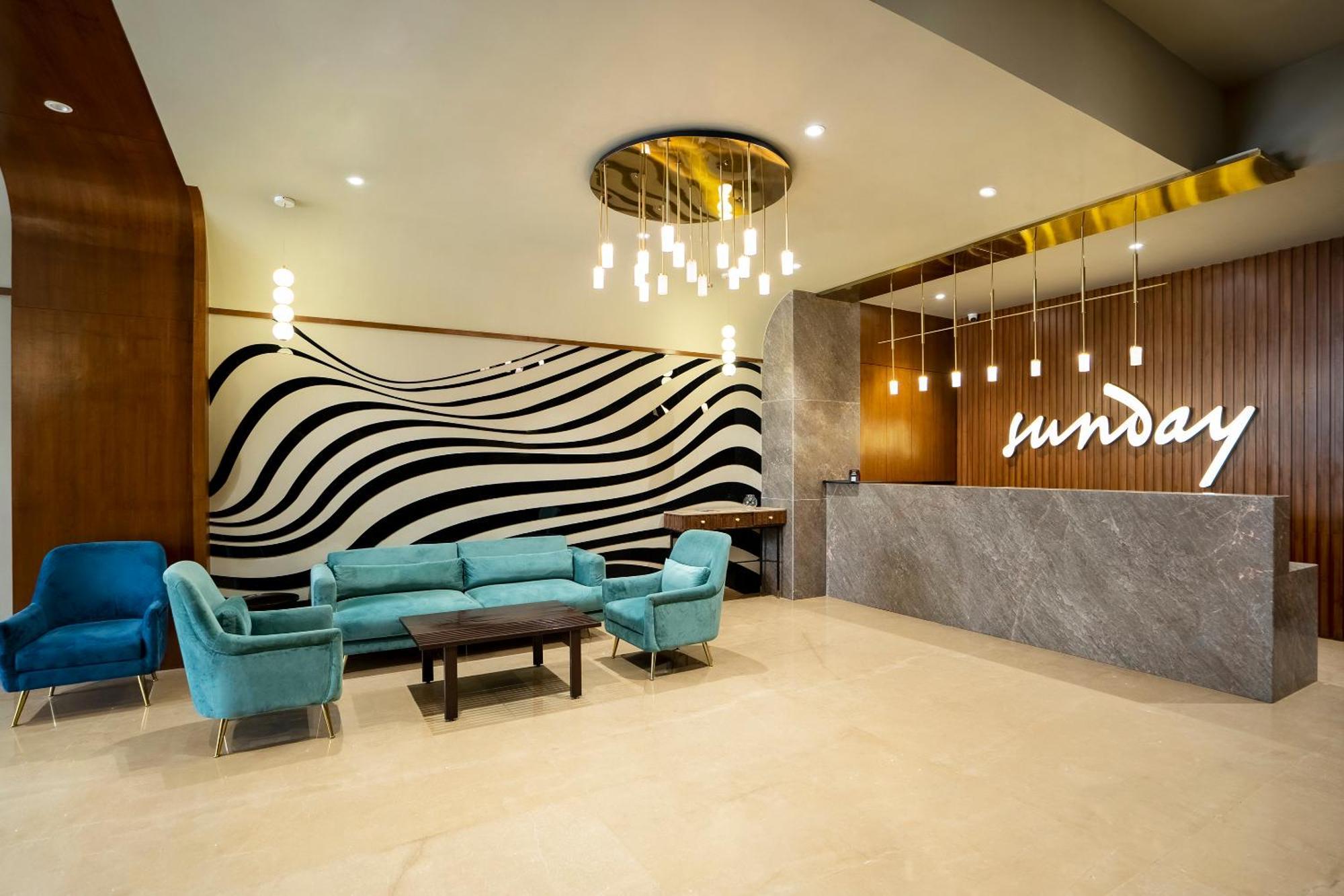 Sunday Hotel ヴァドーダラー エクステリア 写真