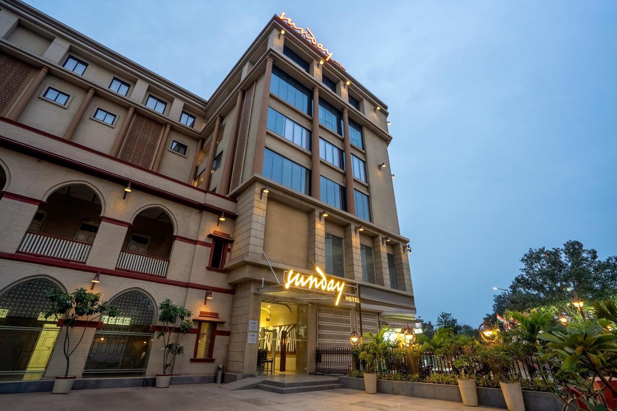 Sunday Hotel ヴァドーダラー エクステリア 写真