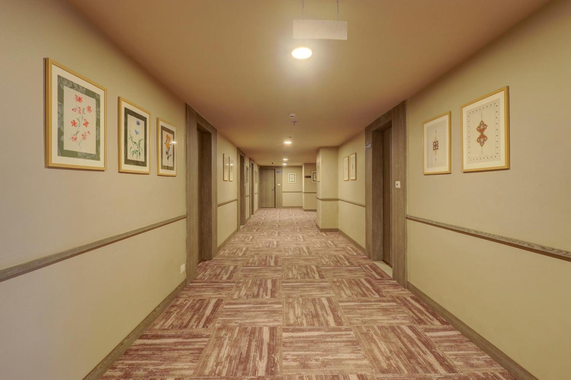 Sunday Hotel ヴァドーダラー エクステリア 写真