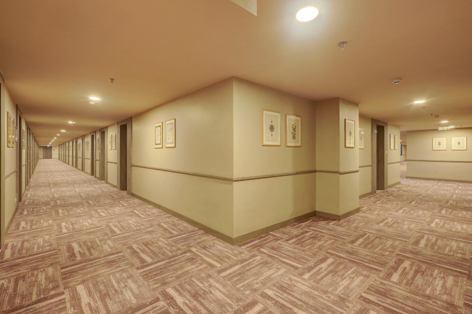 Sunday Hotel ヴァドーダラー エクステリア 写真
