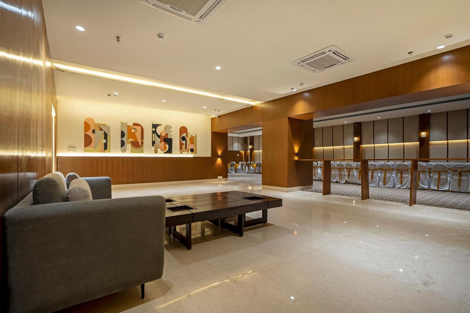 Sunday Hotel ヴァドーダラー エクステリア 写真
